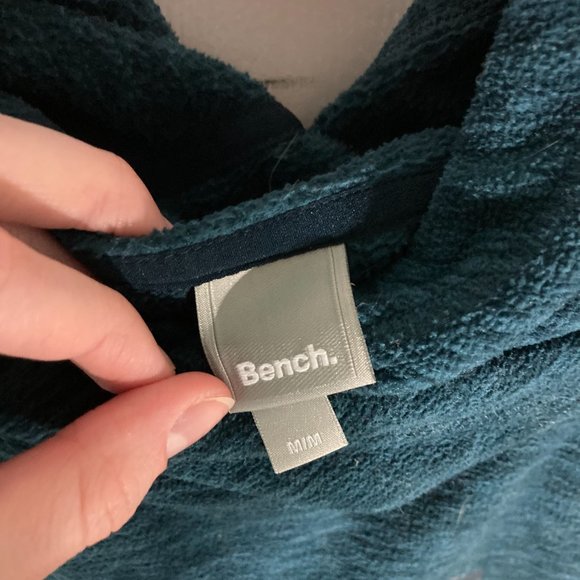 SOLD - Bench women's green pullover hoodie - size medium - Picture 5 of 5